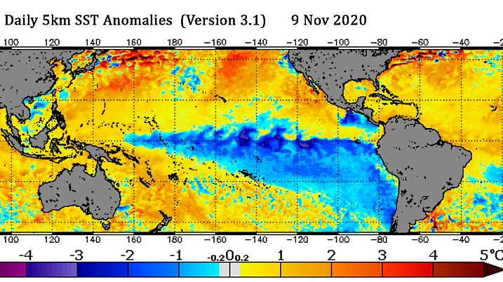 Auf dieser Karte sieht man die Abweichung der Wassertemperaturen vom Durchschnittswert. Besonders groß ist die negative Abweichung über dem Pazifik. Ein eindeutiges Zeichen für La Nina.