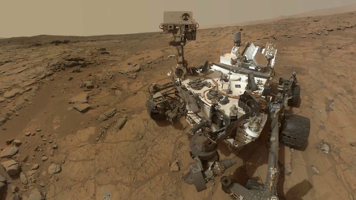 This self-portrait of NASA's Mars Curiosity rover is shown in this NASA handout composite image released May 30, 2013. The NASA rover Curiosity survived its daredevil landing on Mars one year ago Tuesday and went on to discover that the planet most like Earth in the solar system could indeed have supported microbial life, the primary goal of the mission.    REUTERS/NASA/Handout via Reuters (OUTER SPACE - Tags: SCIENCE TECHNOLOGY) ATTENTION EDITORS - FOR EDITORIAL USE ONLY. NOT FOR SALE FOR MARKETING OR ADVERTISING CAMPAIGNS. THIS IMAGE HAS BEEN SUPPLIED BY A THIRD PARTY. IT IS DISTRIBUTED, EXACTLY AS RECEIVED BY REUTERS, AS A SERVICE TO CLIENTS - RTX10D77