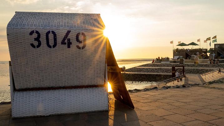 Sommerabend an der Nordsee Sommerabend bei Büsum an der Nordsee, Büsum Deutschland *** Summer evening at the North Sea Summer evening near Büsum at the North Sea, Büsum Germany