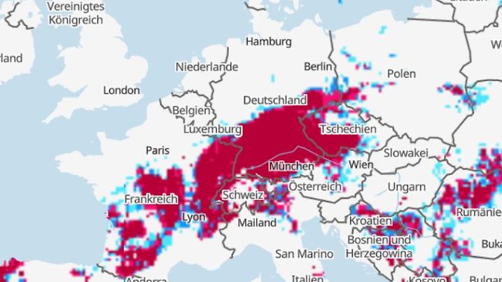 Die Grafik zeigt die Gewittergefahr für Montag, 04.07.2022