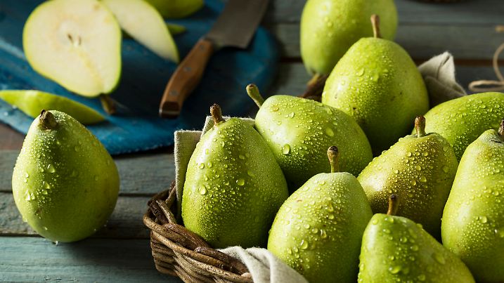 Raw Green Organic Danjou Pears Ready to Eat