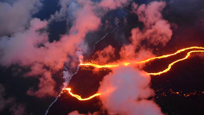 Lava flows are seen entering the sea along the coastline during ongoing eruptions of the Kilauea Volcano in Hawaii, U.S. May 23, 2018. Picture taken on May 23, 2018. USGS/J. Ozbolt, Hilo Civil Air Patrol/Handout via REUTERS ATTENTION EDITORS - THIS IMAGE HAS BEEN SUPPLIED BY A THIRD PARTY. MANDATORY CREDIT