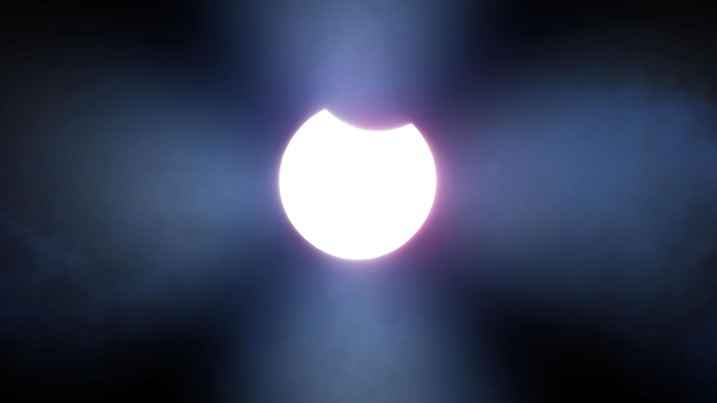 Partielle Sonnenfinsternis 10.06.2021, Chemnitz,Natur, Sonne, Partielle Sonnenfinternis gegen Mittag, Dabei schiebt sich der Mond zwischen Erde und Sonne. Chemnitz Sachsen Germany *** Partial solar eclipse 10 06 2021, Chemnitz,Nature, Sun, Partial solar eclipse around noon, The moon pushes itself between earth and sun Chemnitz Saxonia Germany