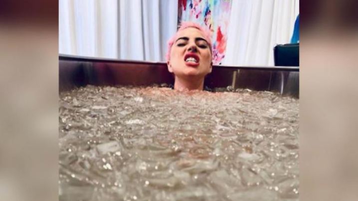 Lady Gaga Eisbad