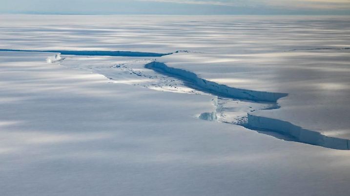 **VIDEO AVAILABLE: CONTACT INFOCOVERMG.COM TO RECEIVE** A huge iceberg the size of Greater London has broken off from the Antarctic. The berg is close to Britain s Halley research station, which sits on the Brunt Ice Shelf. Sensors on the shelf confirmed the split late on Sunday. These images and video, taken by researchers from the British Antarctic Survey in the past year, show a chasm opening up before the break-off. As well as the research station. Staff at the station are not in danger as they are 20km from the crack, known as Chasm One, and will maintain their base and its instruments until they are picked up next month. However, they had been reducing their operations ahead of the icebergs calving. Professor Dame Jane Fran PUBLICATIONxNOTxINxUKxFRA Copyright: xx 52374573