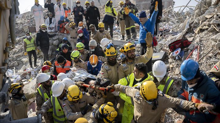 HATAY, TURKIYE - FEBRUARY 13: Serap Donmez is rescued from under rubble of a collapsed building 176 hours following 7.7 and 7.6 magnitude earthquakes hit multiple provinces of Turkiye including Hatay, Turkiye on February 13, 2023. On Monday, Feb.6 a strong 7.7 earthquake, centered in the Pazarcik district, jolted Kahramanmaras and strongly shook several provinces, including Gaziantep, Sanliurfa, Diyarbakir, Adana, Adiyaman, Malatya, Osmaniye, Hatay, and Kilis. On the same day at 13.24 p.m. (1024GMT), a 7.6 magnitude quake centered in Kahramanmaras' Elbistan district struck the region. Arif Hudaverdi Yaman / Anadolu Agency
