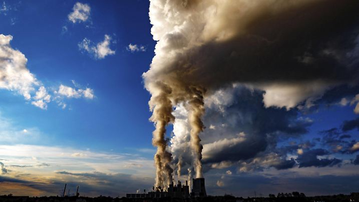 Das Kraftwerk Niederaußem von der RWE Power. Bergheim-Niederaußem, 19.09.2017 Foto:xC.xHardtx/xFuturexImage