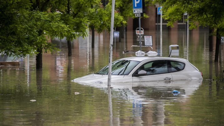 Cesena, a shopping center completely flooded after the Savio river overflowed. Bad weather in Emilia Romagna, 6 dead and over 5,000 people evacuated, 14 rivers flooded. Italy, May 17, 2023//AGFEDITORIAL_SEA170523-31/Credit:Alessandro Serranv= / AGF/SIPA/2305171541