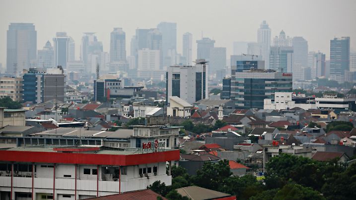 FILE PHOTO: A general view of the city skyline of Jakarta, the capital city of Indonesia, October 30, 2021. REUTERS/Ajeng Dinar Ulfiana/File Photo