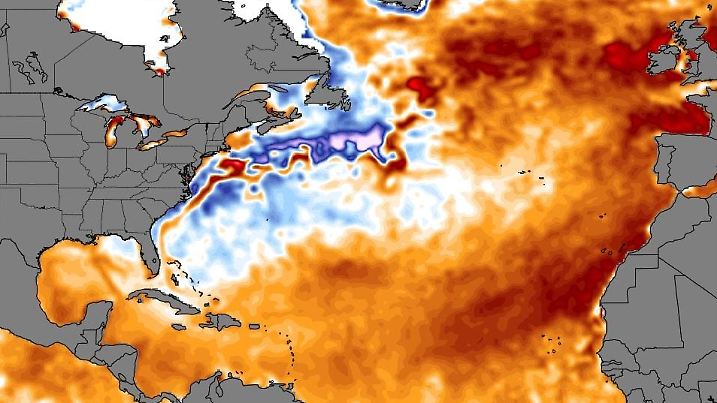 Der Nordatlantik ist so warm wie noch nie zu dieser Jahreszeit. Seit März sind wir auf Rekordniveau mit deutlichem Abstand zu den alten Höchstwerten. Vor allem vor den Küsten Europas sind de Temperaturen extrem hoch, wie diese Darstellung der Temperaturabweichungen vom 13. Juni 2023 im Vergleich zu einem Mittelwert von 1971 bis 2000 zeigt.