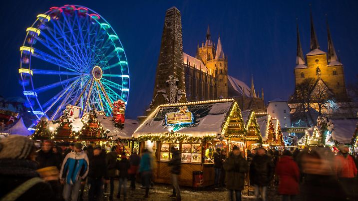 Erfurt , 031217 , 167. Erfurter Weihnachtsmarkt auf dem Domplatz Im Bild: 167. Erfurter Weihnachtsmarkt auf dem Domplatz *** Erfurt 031217 167 Erfurt Christmas Market on the Domplatz In the picture 167 Erfurt Christmas market on the cathedral square