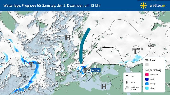 Europa-Wetterlage mit Tief Robin knapp südlich der Alpen. Die Strömung kommt nach der Milderung wieder aus Norden. Es wird deutlich kälter und die Niederschläge fallen wieder als Schnee.