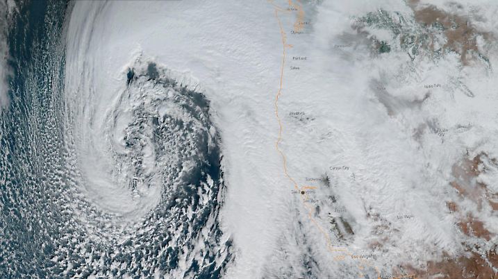 January 5, 2023, USA: These satellite images show an ATMOSPHERIC RIVER weather system that drenched California with heavy storms today and will for next few. From space, it looks almost elegant: a narrow plume cascading off the Pacific Ocean, spilling gently over the California coast. But from the ground, it looks like trouble: flash flooding, landslides and power outages. ''Atmospheric rivers can transport volumes of water many times that of the Mississippi River, doing so all in the air above your head,'' says Dr. Swain, a climate scientist with UCLA, the National Center for Atmospheric Research, and the Nature Conservancy of California. Also a so-called 'bomb cyclone' over the Pacific Ocean named because of how rapidly it intensifies over a short period of time, will sling a series of fronts at the West Coast. These fronts are being super-fueled with tropical moisture from a potent atmospheric river that stretches west to Hawaii. (Credit Image: © NOAA/NESDIS/STAR GOES-18 via ZUMA Press Wire) / action press