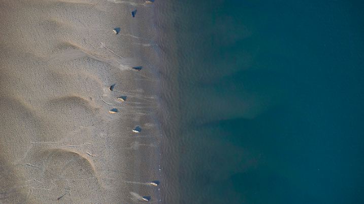 Elbmuendung aus der Luft, Deutschland, Hamburgisches Wattenmeer-Nationalpark aerial view of the Elbe estuary, Germany, Hamburgisches Wattenmeer National Park BLWS658602 *** Elbe estuary from the air, Germany, Hamburg Wadden Sea National Park aerial view of the Elbe estuary, Germany, Hamburg Wadden Sea National Park BLWS658602 Copyright: xblickwinkel/C.xKaiserx