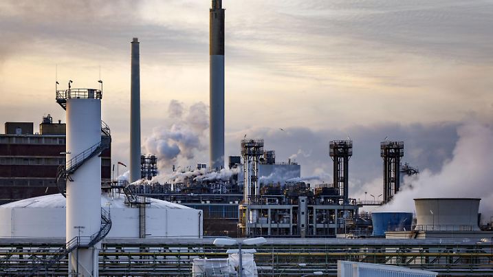 Industrieanlagen von Evonik Industries in Godorf. Köln, 06.05.2019 *** Industrial plants of Evonik Industries in Godorf Cologne 06 05 2019 Foto:xC.xHardtx/xFuturexImage