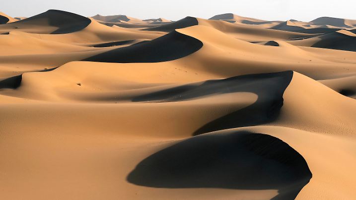 Morocco, Mhamid, Erg Chegaga, Erg M Hazil, Sahara desert Mhamid, Drâa-Tafilalet, Morocco CR_LRNJ240321-1375761-01