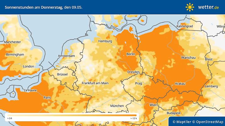 Die Sonne macht sich am Feiertag besonders im Nordosten breit.