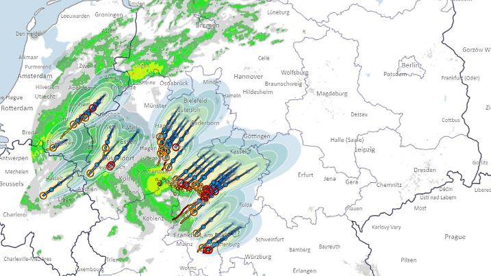 Zeitpunkt des Radars mit Zelltracking ist 13:45 Uhr