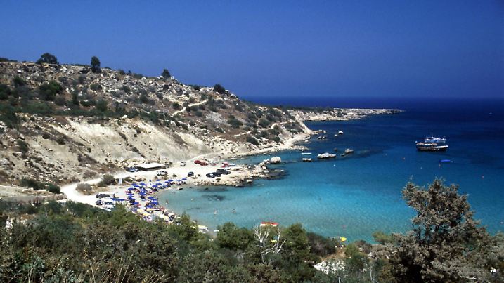 Blick auf die Konos Bucht bei Agia Napa, aufgenommen 1995.