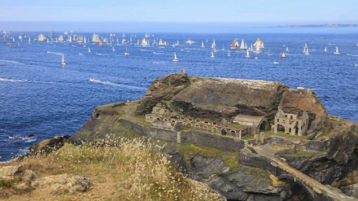 Fahrt der Traditionssegler von Brest nach Douarnenez zuzm Abschluß der Fetes Maritimes 2024 in Brest.