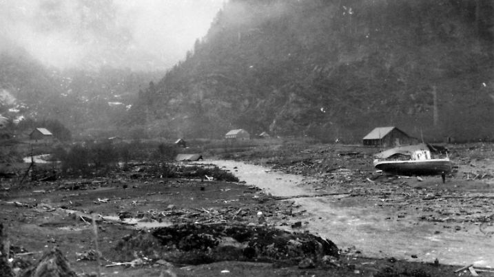 April 1934. The Tafjord accident.
On the night of 7 April 1934, a large landslide caused a tidal wave in Tafjorden. This destroyed both the settlement in Tafjord and the small town of Fjørå. 41 people died. The Tafjorden is a 10 km long arm of the Norddalsfjorden in Møre and Romsdal. 30 houses were smashed and totally destroyed.
PHOTO: NTB



This text has been automatically translated!
