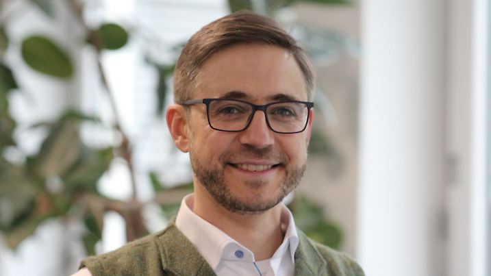 Prof. Tobias Weber von der Uni Kassel