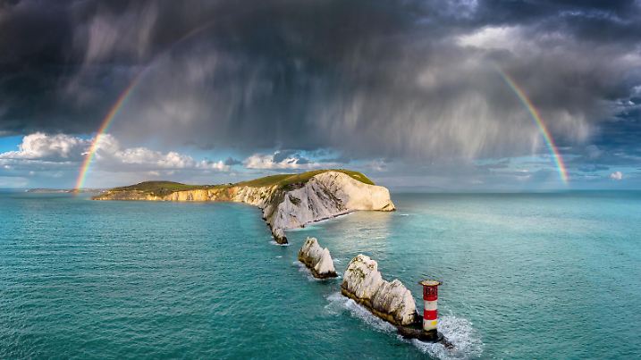 Die Isle of Wight in England ist mit einem Regenbogen gekrönt.