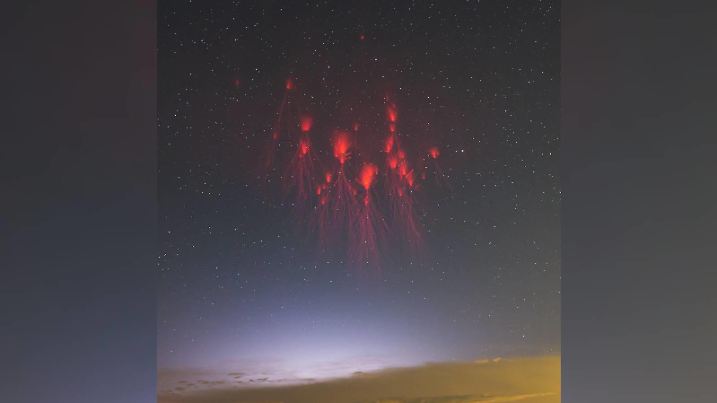 Red Sprites im Chongming-Bezirk von Shanghai