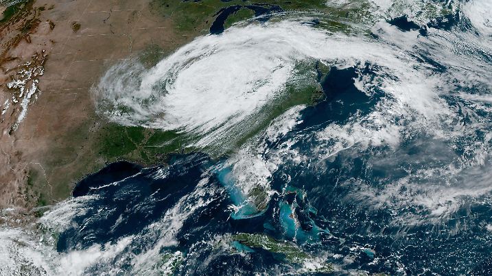 September 28, 2024, East Coast, USA: Helene, a post-tropical cyclone, was expected to stall over the Tennessee Valley through the weekend, and could bring an additional 1 to 2 inches of rain across parts of the Ohio Valley. At least 53 deaths have been reported as a result of the storm, which made landfall Thursday night in Florida's Big Bend region as a Category 4 hurricane. Seventeen people, including children, died in Georgia due to Helene, the governor said after viewing damage in Valdosta. More than 3 million customers are without power in South Carolina, North Carolina, Georgia, Florida and Virginia. (Credit Image: © NOAA/ZUMA Press Wire) / action press