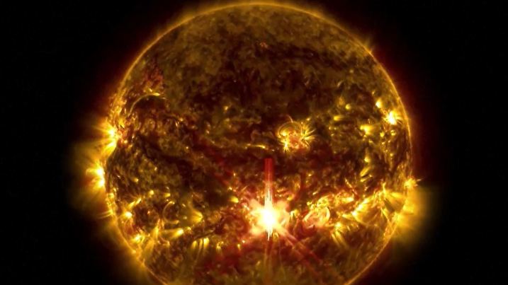 Sonneneruption auf der Oberfläche unseres Sterns