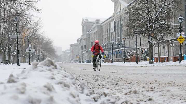 January 8, 2025, Montreal, Quebec, Canada: Views from the streets in Montreal in winter time Montreal Canada - ZUMAs278 20250108_zip_s278_001 Copyright: xSerkanxSenturkx