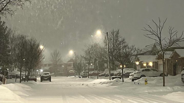 Heavy Snow Falling In Toronto, Canada Heavy snow falls in Toronto, Ontario, Canada, on January 28, 2025. The storm is expected to drop between 10-15 centimeters of snow across the Greater Toronto Area. Toronto Ontario Canada PUBLICATIONxNOTxINxFRA Copyright: xCreativexTouchxImagingxLtdx originalFilename: friedman-heavysno250128_npi7h.jpg