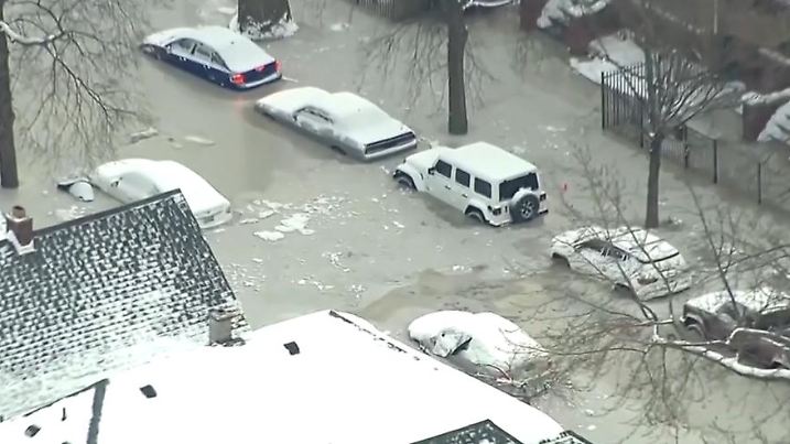 Detroit. Hochwasser, das zu Eis wurde