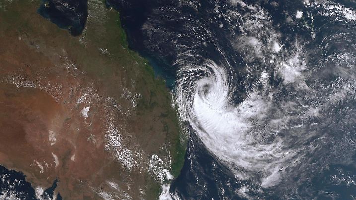 HANDOUT - 02.03.2025, Australien, -: Ein Screenshot von der Website des Bureau of Meteorology zeigt ein Satellitenbild des tropischen Wirbelsturms «Alfred», der sich der Küste von Queensland nähert. Foto: Bureau Of Meteorology/Bureau of Meteorology/dpa - ACHTUNG: Nur zur redaktionellen Verwendung und nur mit vollständiger Nennung des vorstehenden Credits +++ dpa-Bildfunk +++
