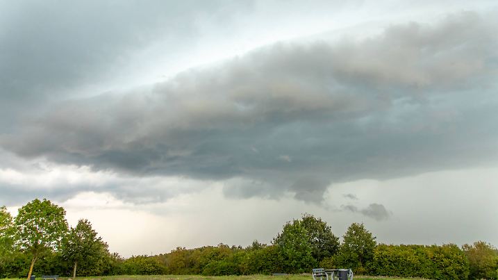 240814UnwetterChemnitz News ID: EN 2024-08-14-2 Heftige Unwetter in Sachsen – Feuerwehr in Chemnitz im Dauereinsatz. Che