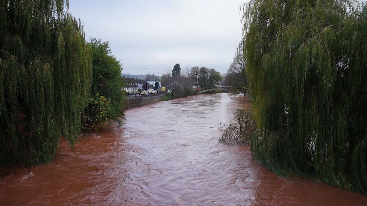 Überschwemmung in Wales nach Sturm \Claudia\