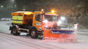 Wuppertal, Wintereinbruch in Wuppertal und Umgebung, Heftige Schneefälle und Glatteis.