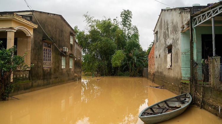 Severe flooding hits central and southern Vietnam amid relentless rains