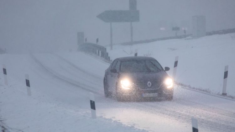 220206 Schneechaos Eine brisante Unwetterlage steht Deutschland in den nächsten 36 Stunden bevor. Dabei wird es zahlrei