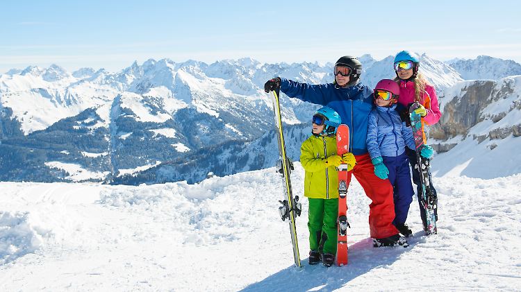 vb m fr+ Familie, Skifahren, Skiurlaub, Berge, Ski