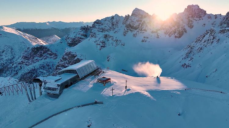 Axamer Lizum erstrahlt im Winterweiß