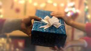 Wie Geschenke günstiger und grüner werden