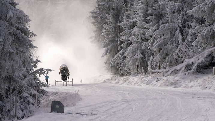 Ansturm auf die Wintersportgebiete in den Hochlagen. Nach den Schneefällen herrschte am Samstag im Erzgebirge Kaiserwett