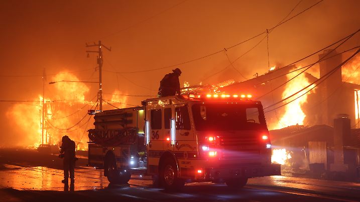 Wildfires devastate Palisades area of California