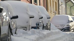Neujahrsorkan im Erzgebirge. Nach intensiven Schneefällen präsentiert sich der Neujahrstag in Sachsen stürmisch. Der Deu