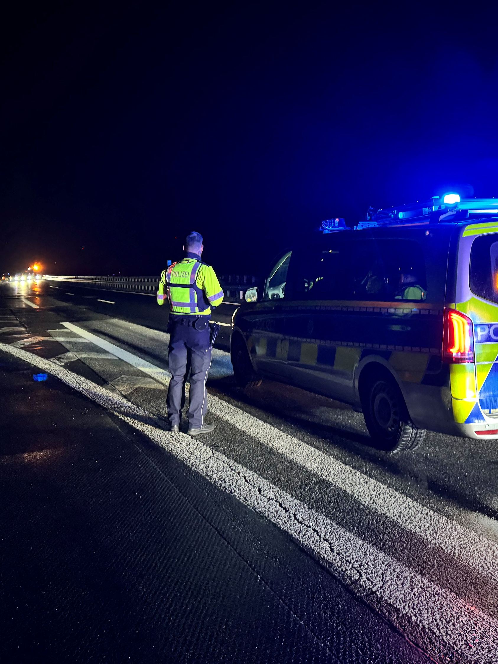 Unfallserie auf der A44 - Tote und Verletzte