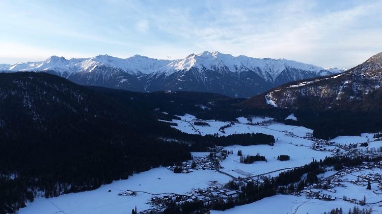 Charmantes Winterpanorama über den Alpen