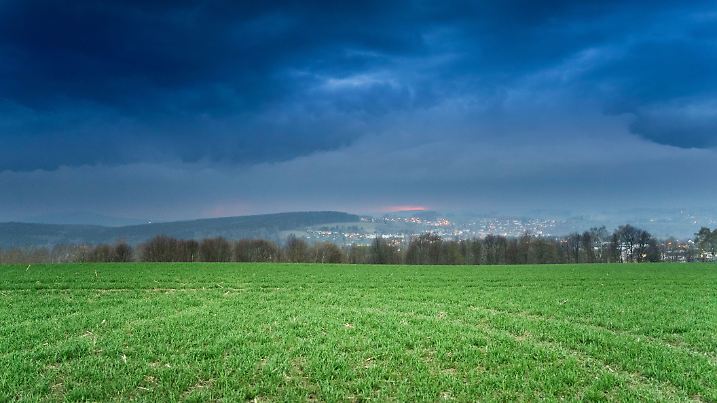 Warmfront zog starke Gewitter in der Mitte Deuschlands nach sich