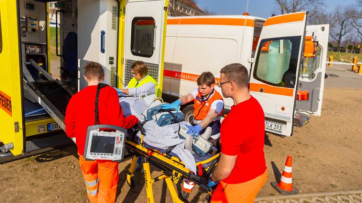 Mehr Extremwetter, weniger Helfer: Der Klimawandel stellt den Zivil- und Katastrophenschutz in Deutschland vor neue Herausforderungen – doch vielerorts fehlt es an ausreichend Ehrenamtlichen, wie eine aktuelle Studie zeigt.