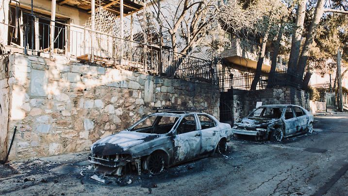 News Bilder des Tages Griechenland, Waldbrände bei Athen reportage sur les incendies au portes dAthènes en Grèce, le 1